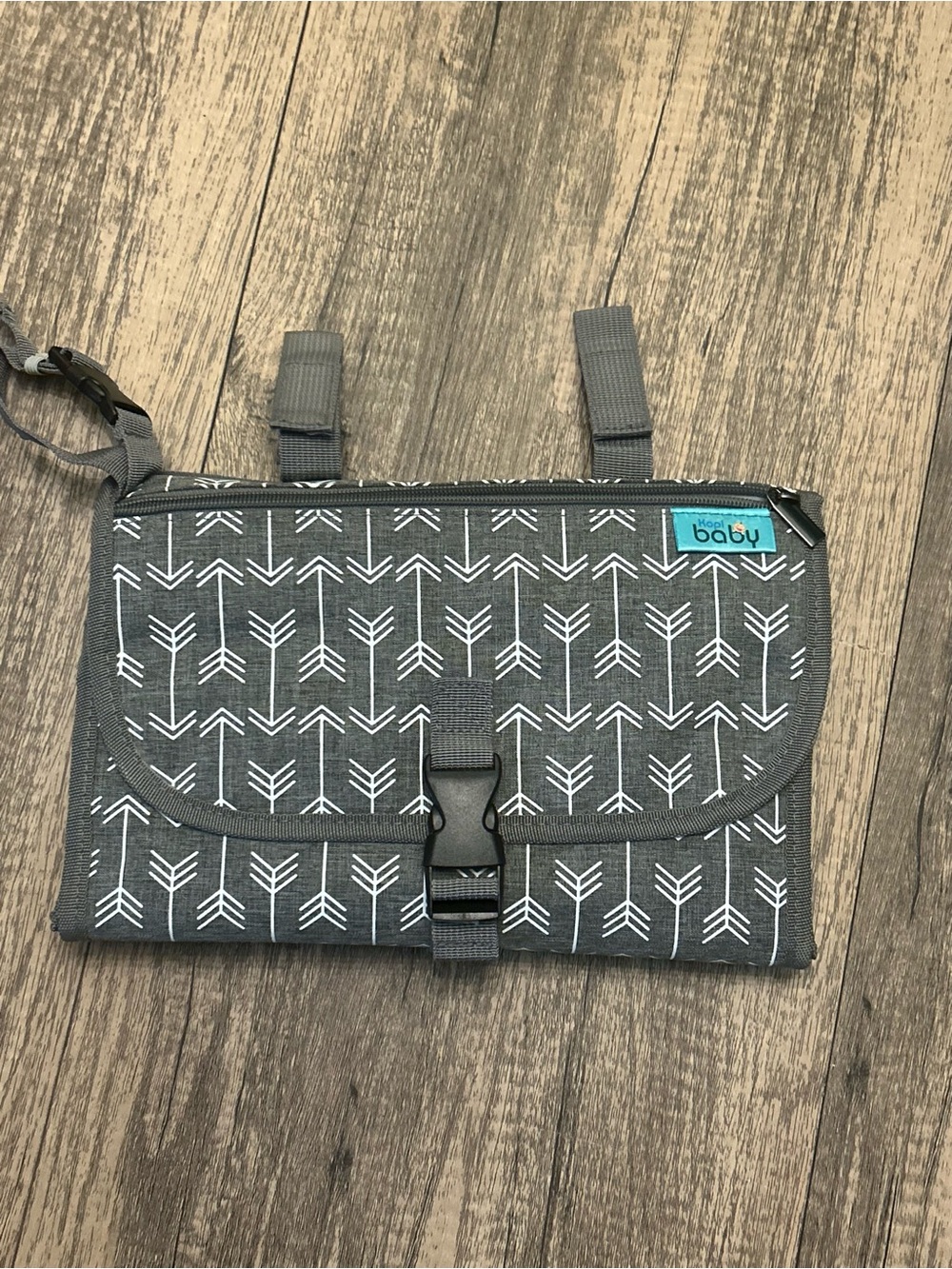 Kopi Baby Portable Diaper Changing Pad Clutch - Grey Arrow Print - Picture 1 of 7